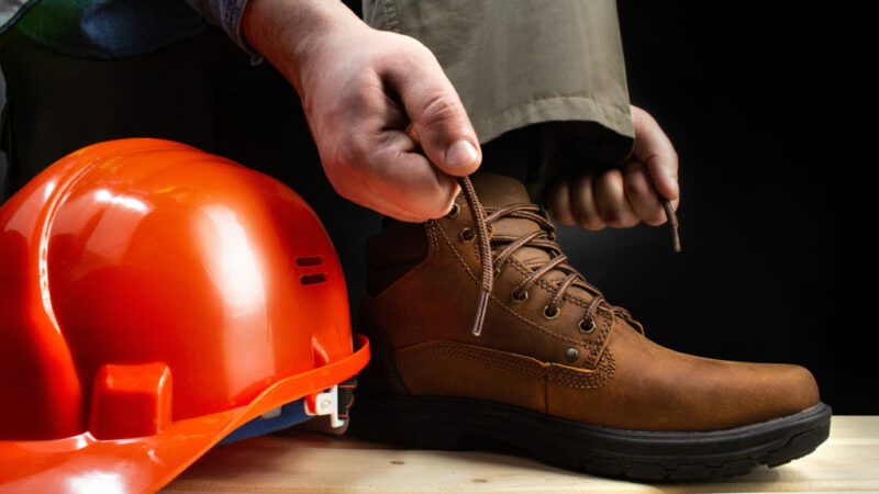 Stay Safe On The Job With Cheap Safety Shoes!